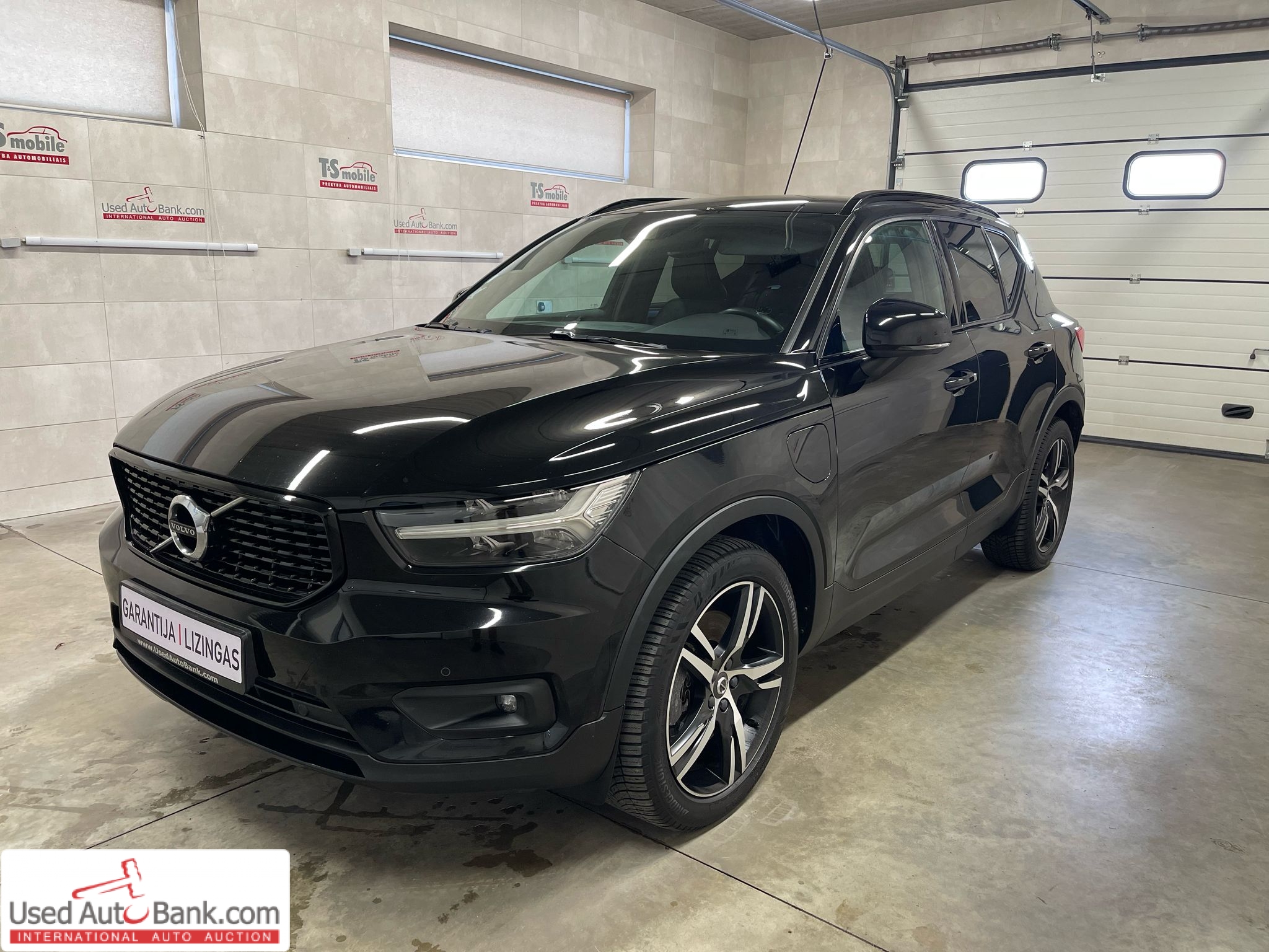 VOLVO XC40 T5 R-Design
