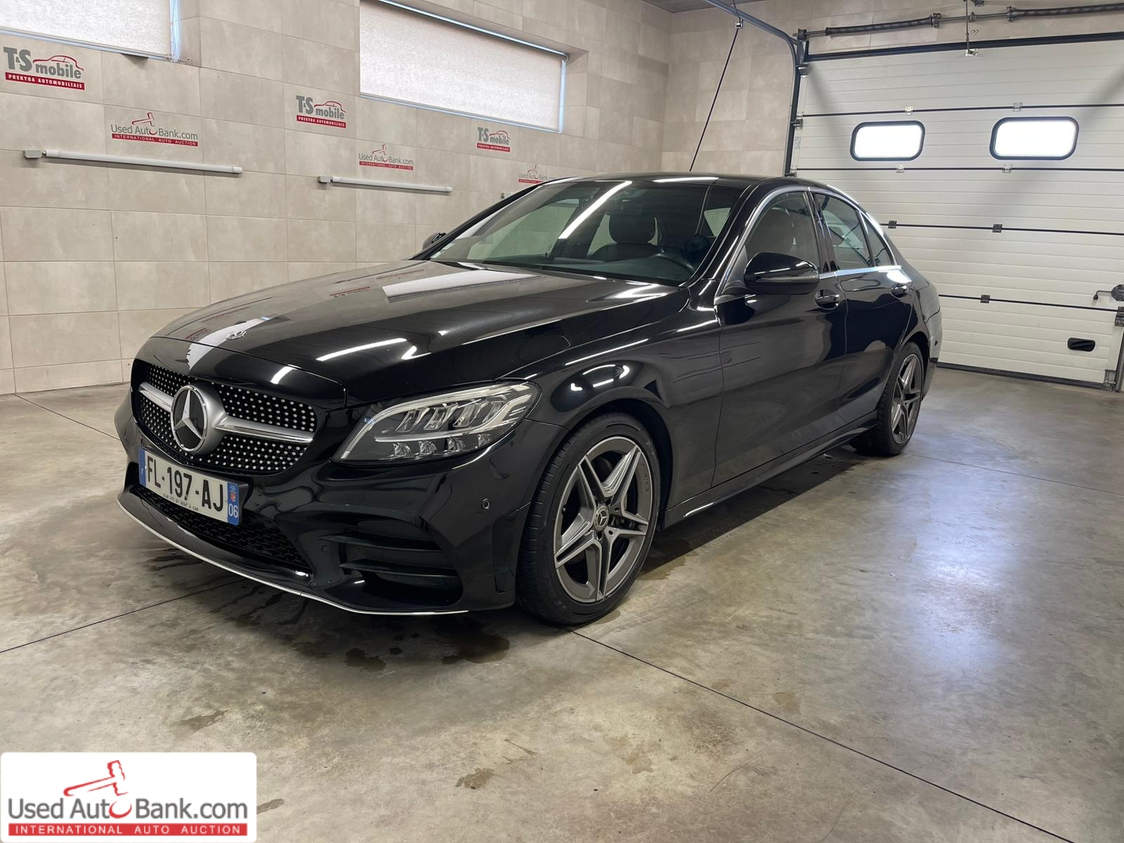 Mercedes-Benz C-Klasse 1.6 C 180 D AMG LINE