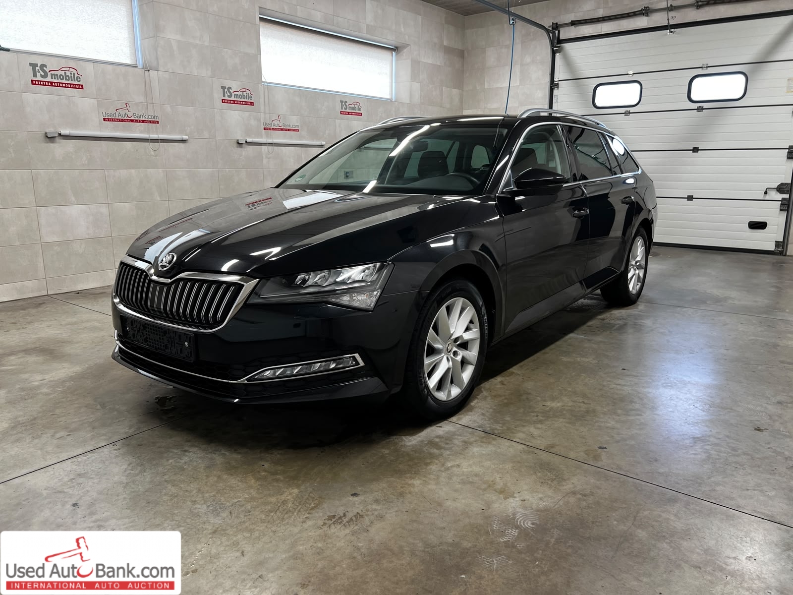 SKODA Superb Combi 1.5 TSI 150pk DSG Business Edition Plus